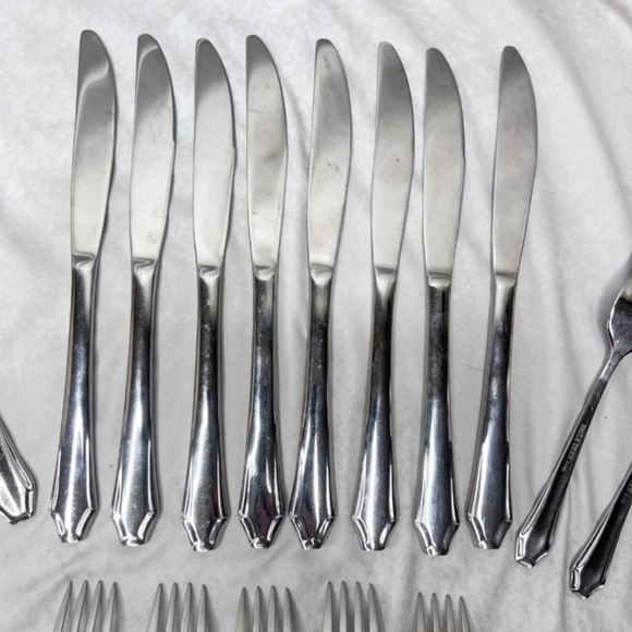 Paula Deen 24-Piece Stainless Steel Flatware Set Silverware - Picture 13 of 15
